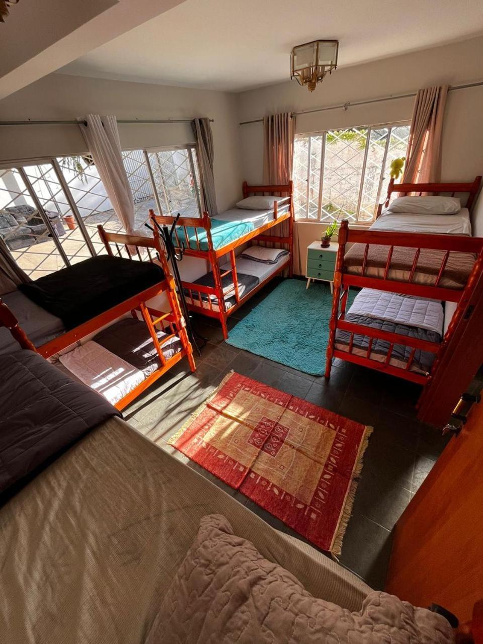 Opera Hostel Куритиба Екстериор снимка